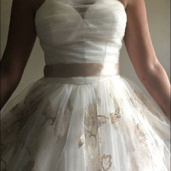 Oleg Cassini wedding dress - Picture 3 of 6